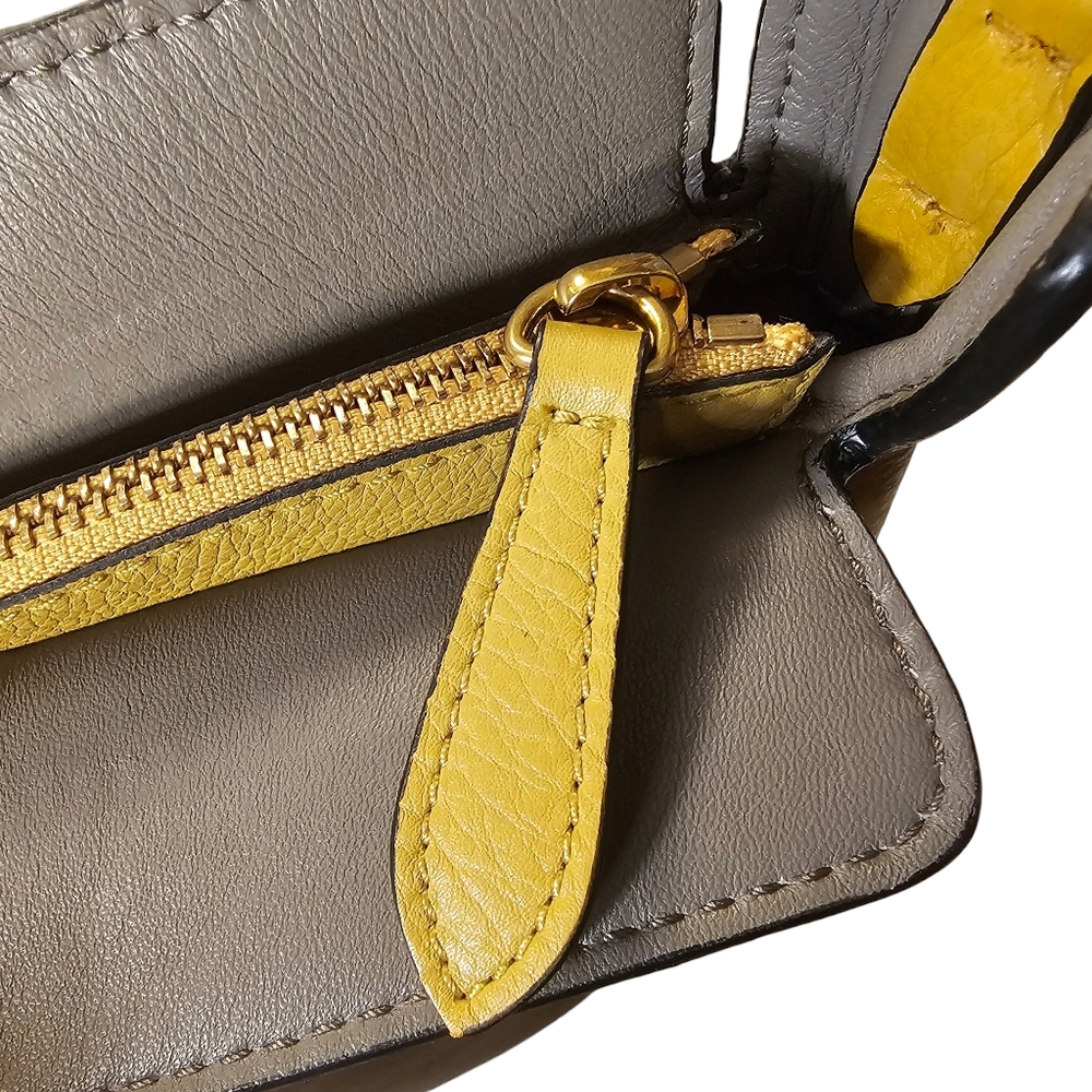 BURBERRY CLUTCH - Picture 10 of 15